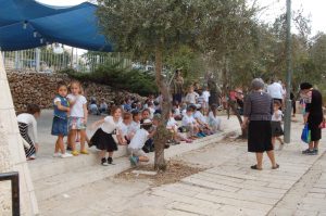 Ganim at Shul before YK